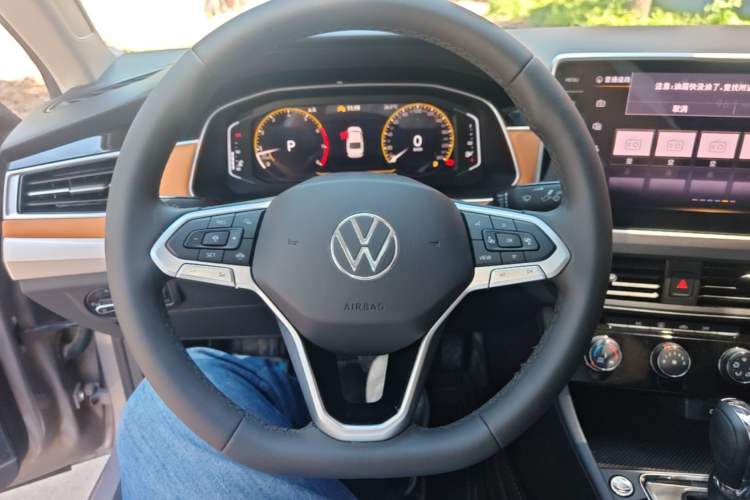Used Volkswagen Bora 2023 200TSI DSG SmartDrive PRO Edition Steering Wheel