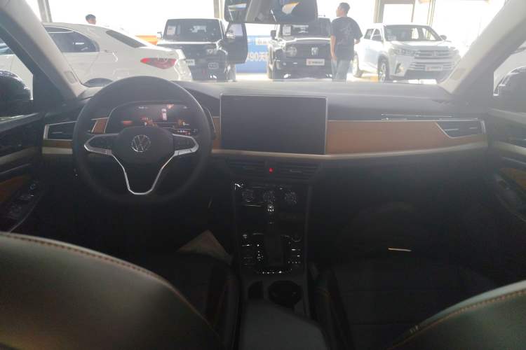 Used Volkswagen Bora 2024 280TSI DSG Comfort Edition Center Console