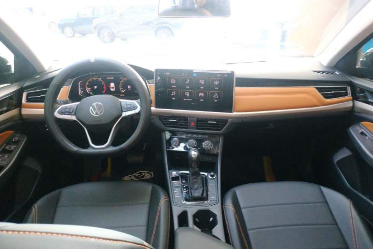 Used Volkswagen Bora 2024 200TSI DSG EnjoyDrive PRO Edition Center Console