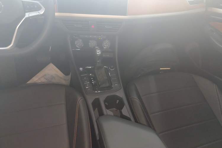 Used Volkswagen Bora 2024 280TSI DSG Comfort Edition Gear Lever