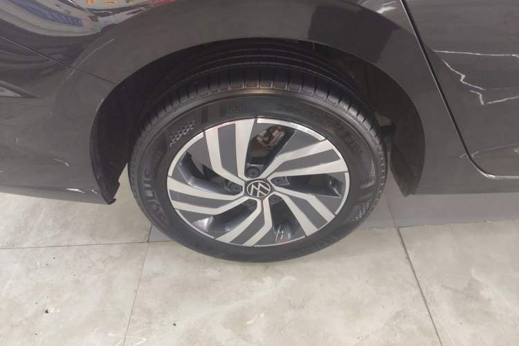 Used Volkswagen Bora 2024 280TSI DSG Comfort Edition Right Rear Wheel Hub
