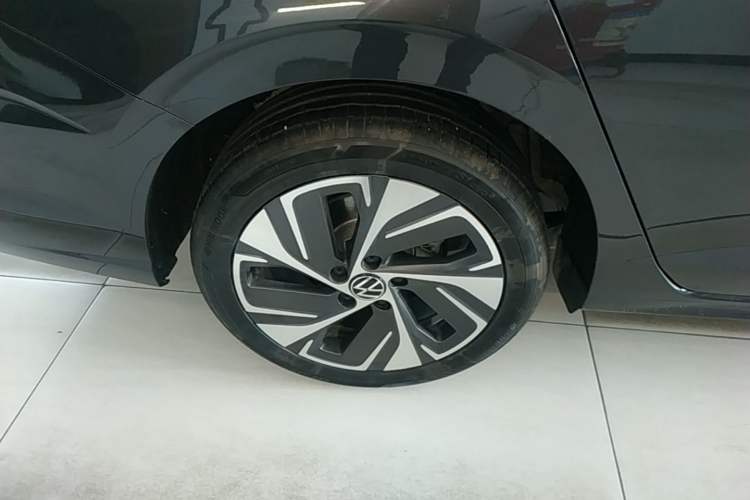 Used Volkswagen Bora 2024 200TSI DSG EnjoyDrive PRO Edition Right Rear Wheel Hub