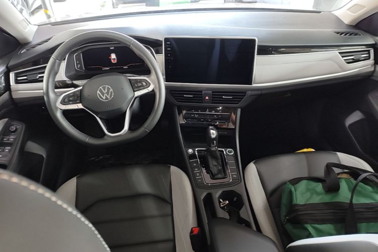 Used Volkswagen Bora 2024 300TSI DSG Prestige Edition Center Console