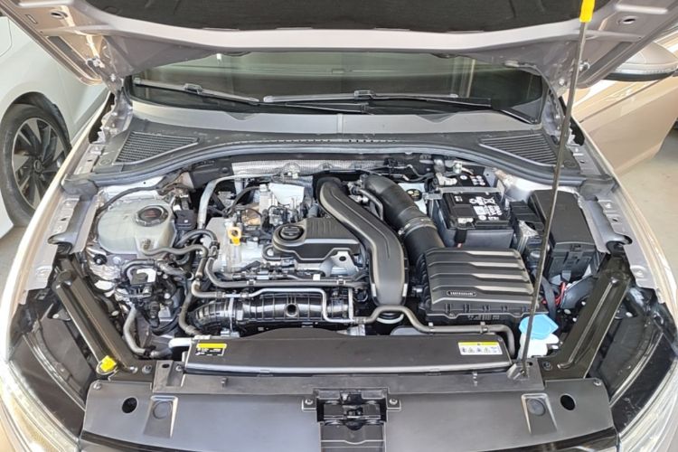 Used Volkswagen Bora 2024 300TSI DSG Prestige Edition Engine Bay