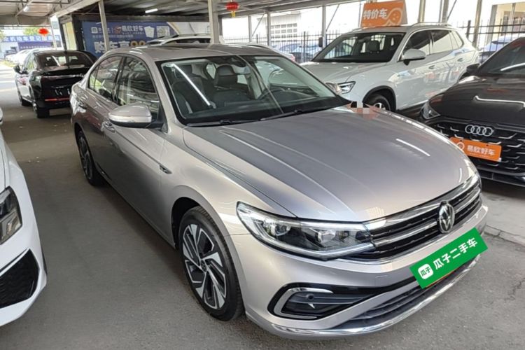 Used Volkswagen Bora 2024 300TSI DSG Prestige Edition Front Right 45 Deg