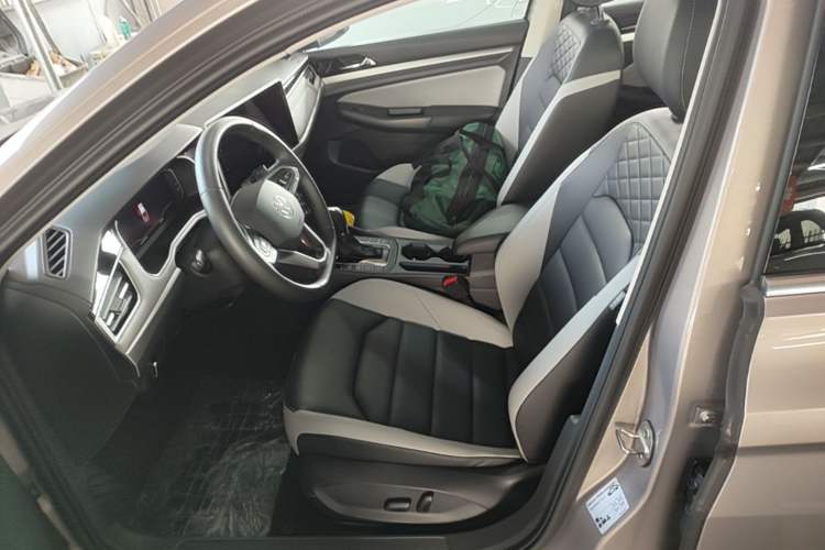 Used Volkswagen Bora 2024 300TSI DSG Prestige Edition Left Front Seat