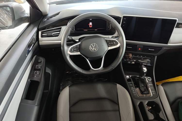 Used Volkswagen Bora 2024 300TSI DSG Prestige Edition Steering Wheel