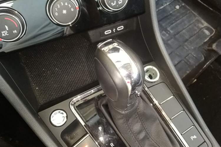 Used Volkswagen Bora 2024 200TSI DSG Smart Drive Edition Gear Lever