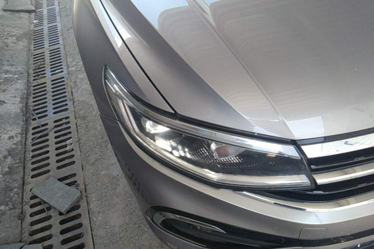 Used Volkswagen Bora 2024 200TSI DSG Smart Drive Edition Right Front Headlight