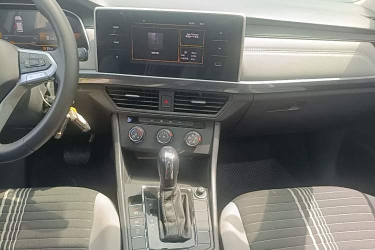 Used Volkswagen Bora 2024 200TSI DSG Comfort Edition Audio And AC Panel