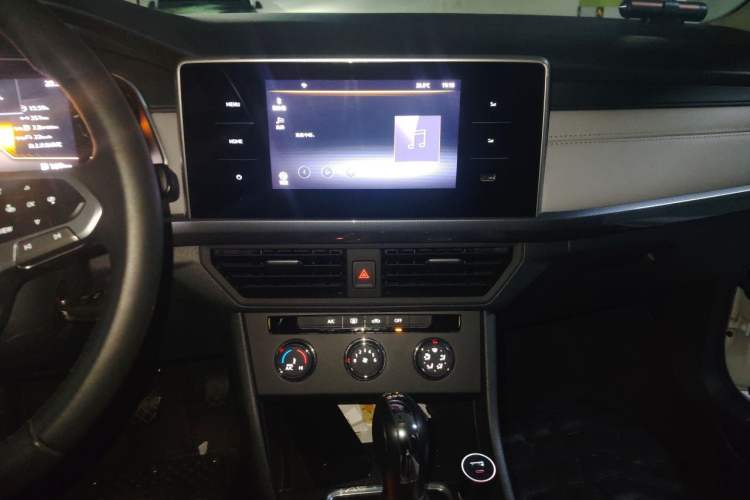 Used Volkswagen Bora 2024 200TSI DSG Comfort Edition Audio And AC Panel