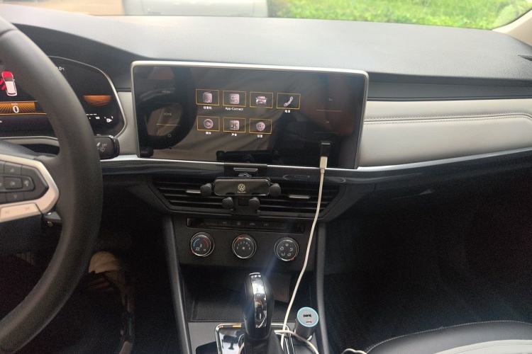 Used Volkswagen Bora 2024 200TSI DSG Comfort Edition Audio And AC Panel