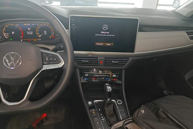 Used Volkswagen Bora 2024 300TSI DSG Prestige Edition Audio And AC Panel
