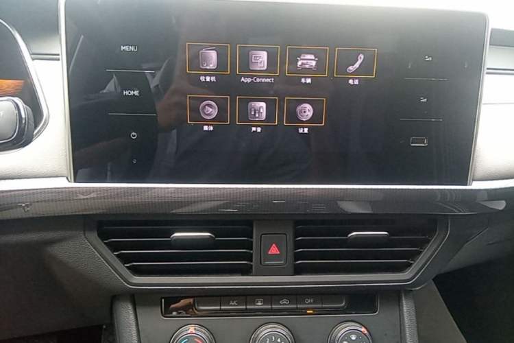 Used Volkswagen Bora 2024 200TSI DSG Comfort Edition Audio And AC Panel