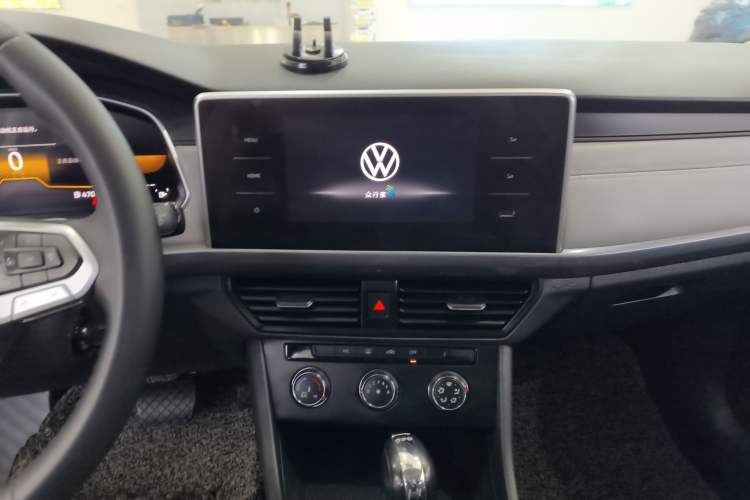 Used Volkswagen Bora 2024 200TSI DSG Comfort Edition Audio And AC Panel