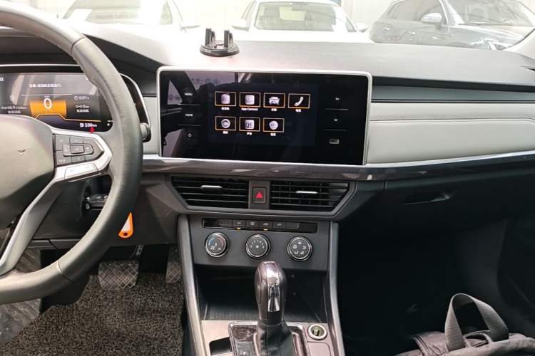 Used Volkswagen Bora 2024 200TSI DSG Comfort Edition Audio And AC Panel