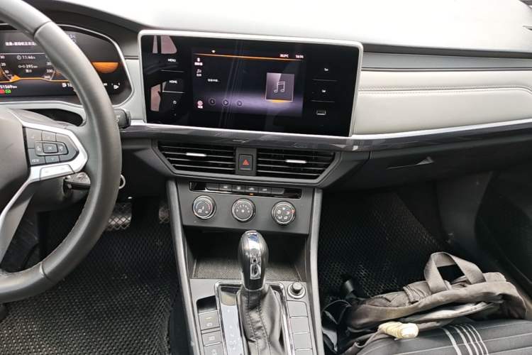 Used Volkswagen Bora 2024 200TSI DSG Comfort Edition Audio And AC Panel