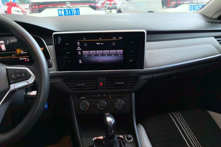 Used Volkswagen Bora 2024 200TSI DSG Comfort Edition Audio And AC Panel
