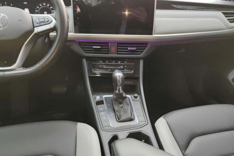Used Volkswagen Bora 2024 300TSI DSG Prestige Edition Audio And AC Panel