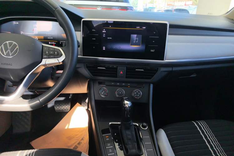 Used Volkswagen Bora 2024 200TSI DSG Comfort Edition Audio And AC Panel