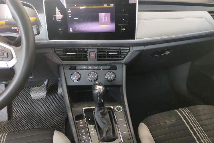 Used Volkswagen Bora 2024 200TSI DSG Comfort Edition Audio And AC Panel