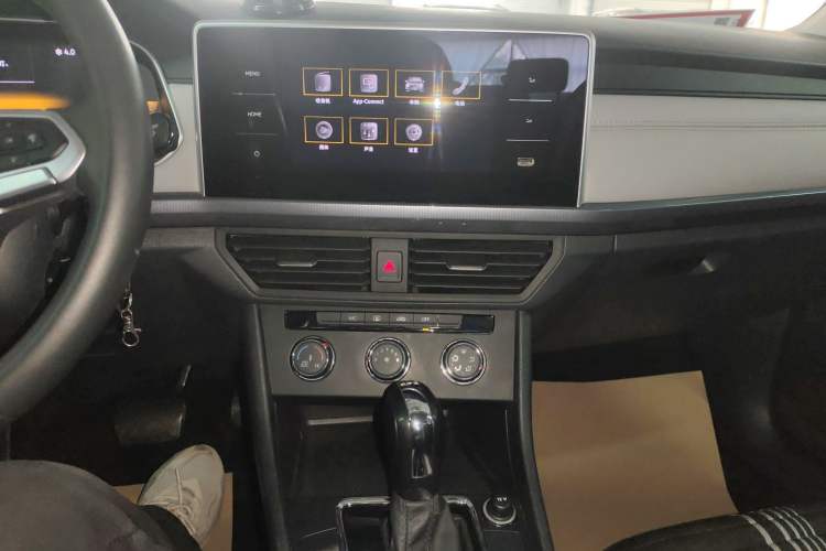 Used Volkswagen Bora 2024 200TSI DSG Comfort Edition Audio And AC Panel