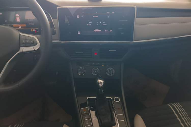 Used Volkswagen Bora 2024 200TSI DSG Comfort Edition Audio And AC Panel