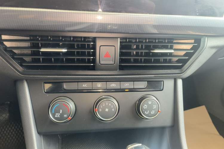 Used Volkswagen Bora 2024 200TSI DSG Comfort Edition Audio And AC Panel
