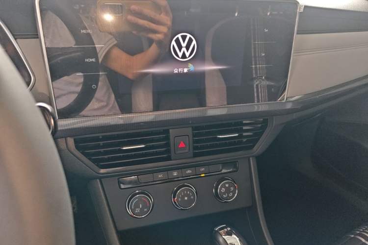 Used Volkswagen Bora 2024 200TSI DSG Comfort Edition Audio And AC Panel