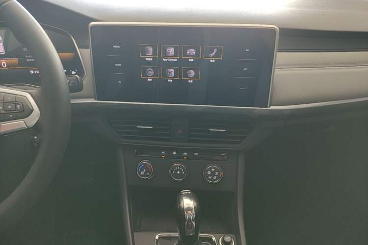 Used Volkswagen Bora 2024 200TSI DSG Comfort Edition Audio And AC Panel
