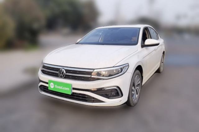 Ojetý Volkswagen Bora 2024 200TSI DSG Smart Drive Edition