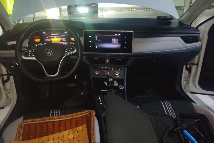 Used Volkswagen Bora 2024 200TSI DSG Comfort Edition Center Console