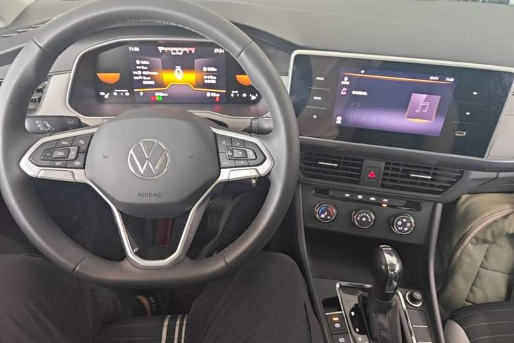 Used Volkswagen Bora 2024 200TSI DSG Comfort Edition Center Console