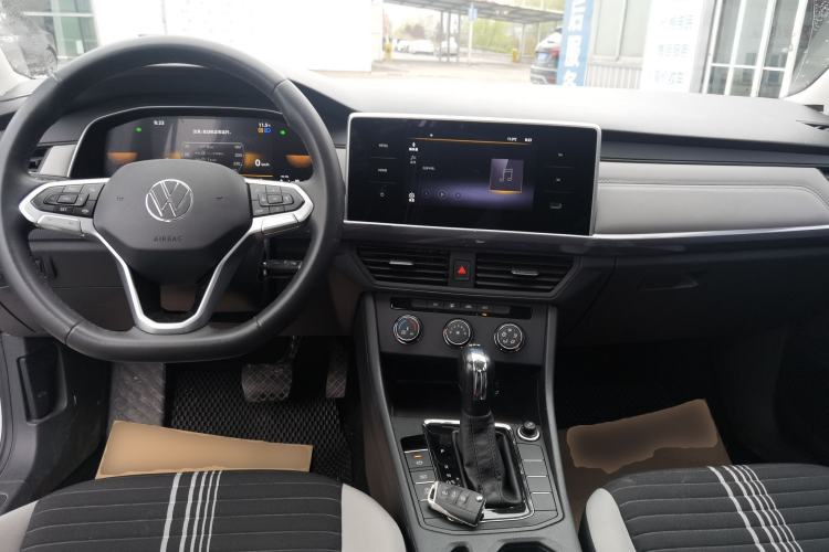 Used Volkswagen Bora 2024 200TSI DSG Comfort Edition Center Console