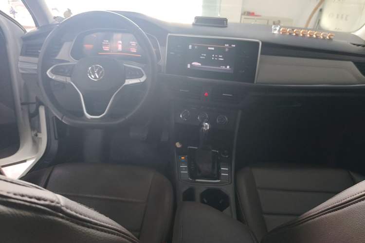 Used Volkswagen Bora 2024 200TSI DSG Comfort Edition Center Console