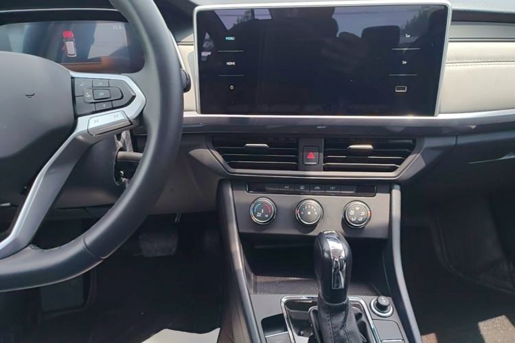 Used Volkswagen Bora 2024 200TSI DSG Comfort Edition Center Console
