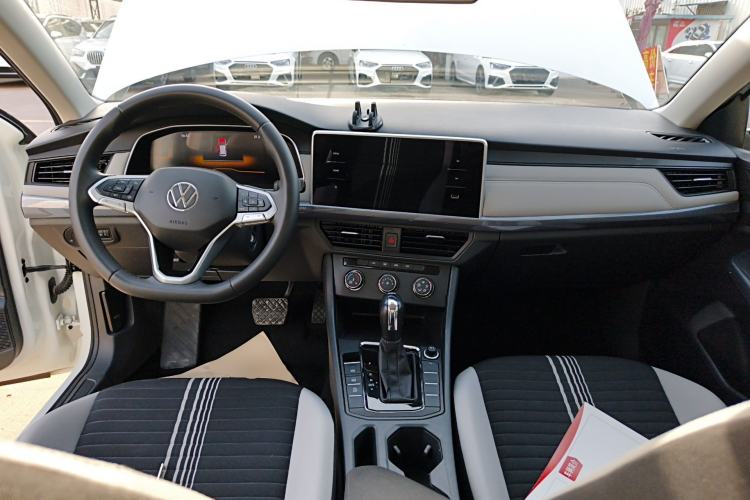 Used Volkswagen Bora 2024 200TSI DSG Comfort Edition Center Console
