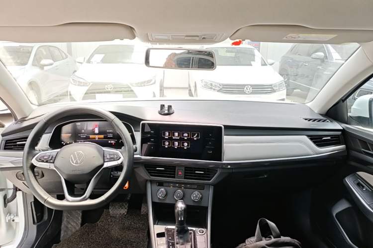 Used Volkswagen Bora 2024 200TSI DSG Comfort Edition Center Console