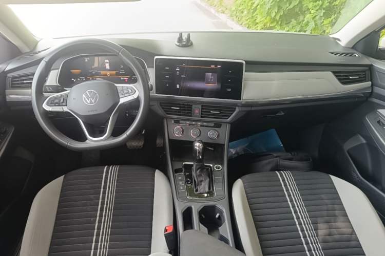Used Volkswagen Bora 2024 200TSI DSG Comfort Edition Center Console