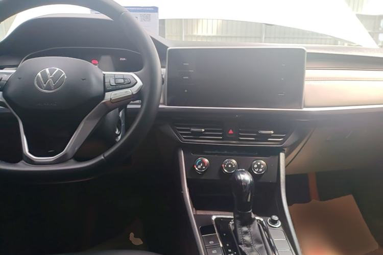 Used Volkswagen Bora 2024 200TSI DSG Comfort Edition Center Console