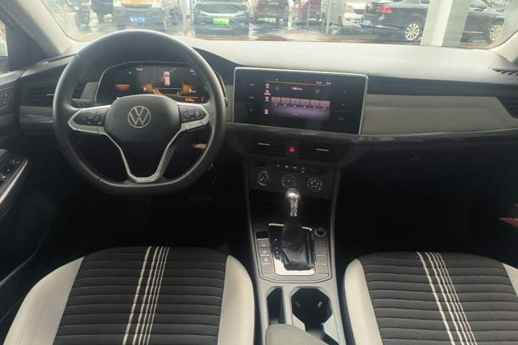 Used Volkswagen Bora 2024 200TSI DSG Comfort Edition Center Console