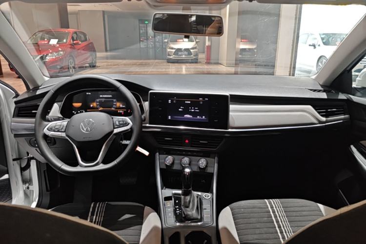 Used Volkswagen Bora 2024 200TSI DSG Comfort Edition Center Console