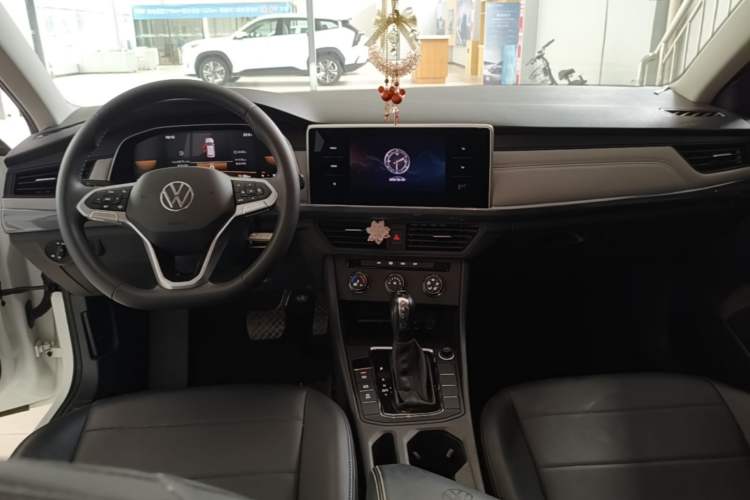 Used Volkswagen Bora 2024 200TSI DSG Comfort Edition Center Console