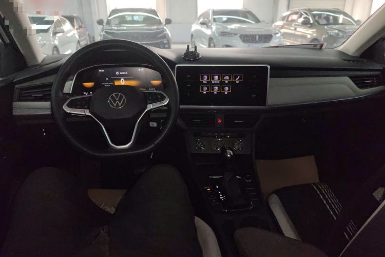 Used Volkswagen Bora 2024 200TSI DSG Comfort Edition Center Console