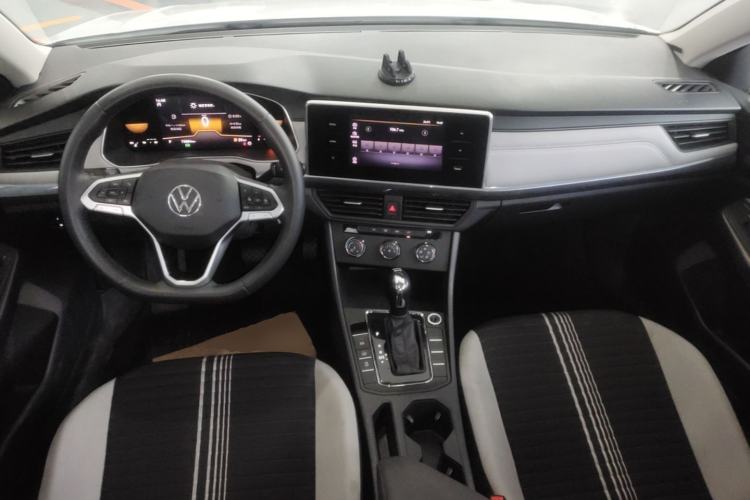Used Volkswagen Bora 2024 200TSI DSG Comfort Edition Center Console