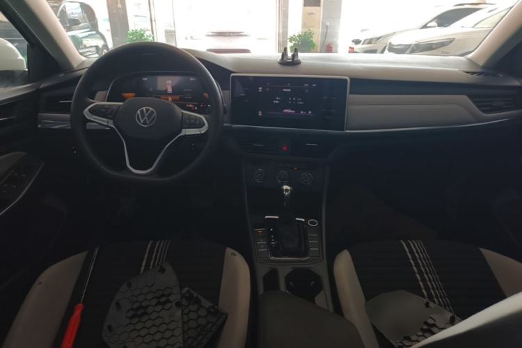 Used Volkswagen Bora 2024 200TSI DSG Comfort Edition Center Console