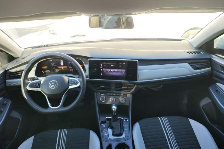 Used Volkswagen Bora 2024 200TSI DSG Comfort Edition Center Console