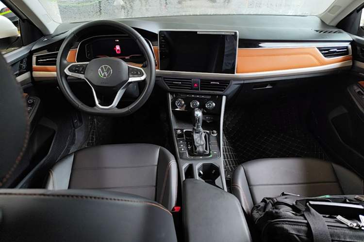 Used Volkswagen Bora 2024 200TSI DSG EnjoyDrive PRO Edition Center Console