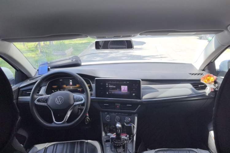 Used Volkswagen Bora 2024 200TSI DSG Comfort Edition Center Console