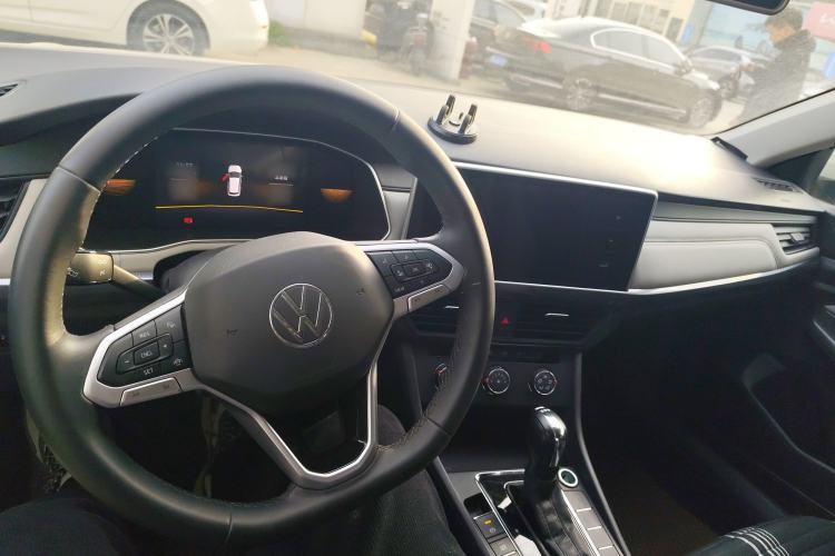 Used Volkswagen Bora 2024 200TSI DSG Comfort Edition Center Console